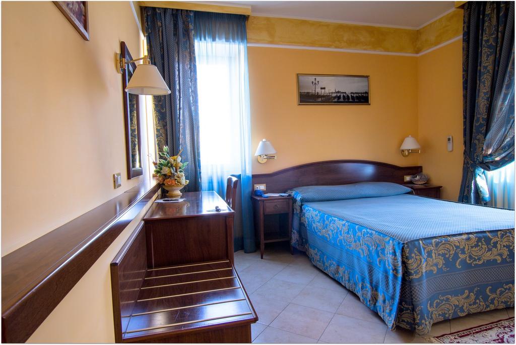 B&B Degli Amici Ciampino Ruang foto