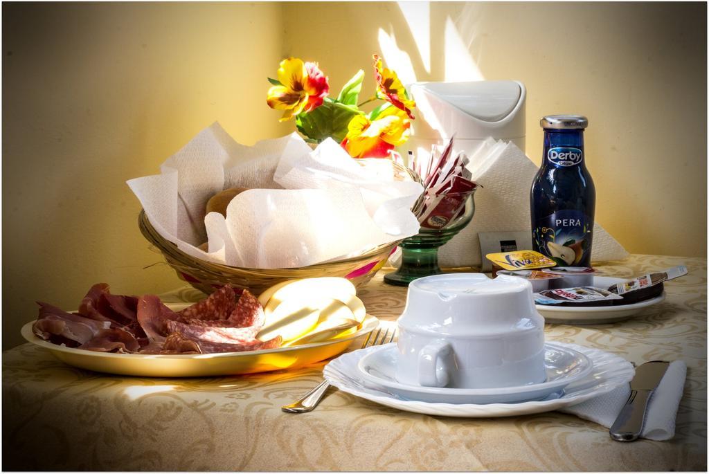 B&B Degli Amici Ciampino Bagian luar foto