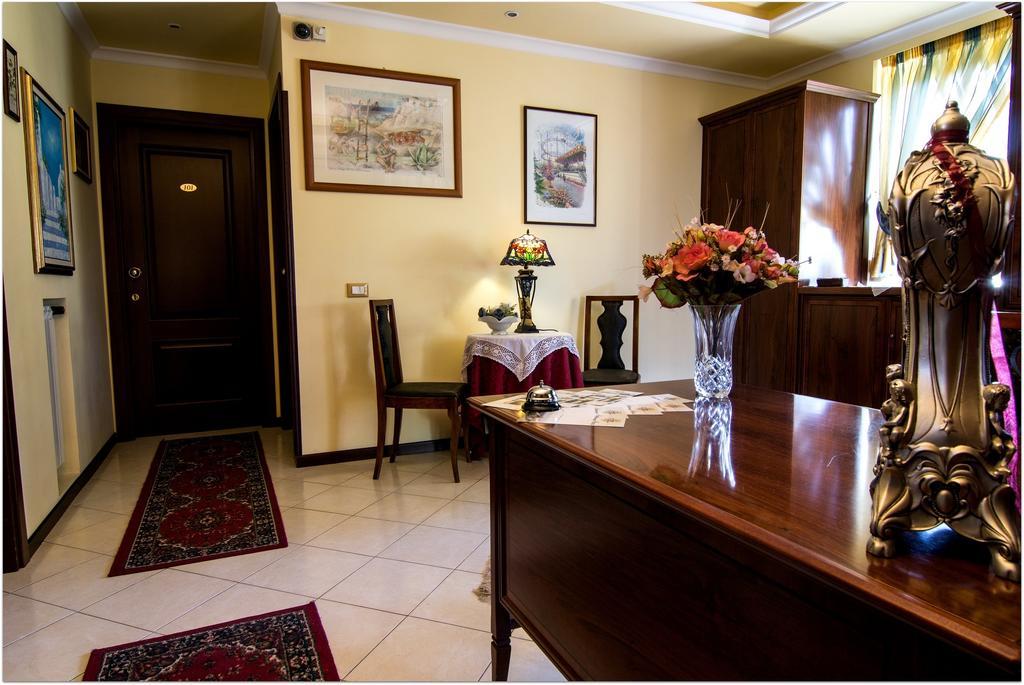 B&B Degli Amici Ciampino Bagian luar foto
