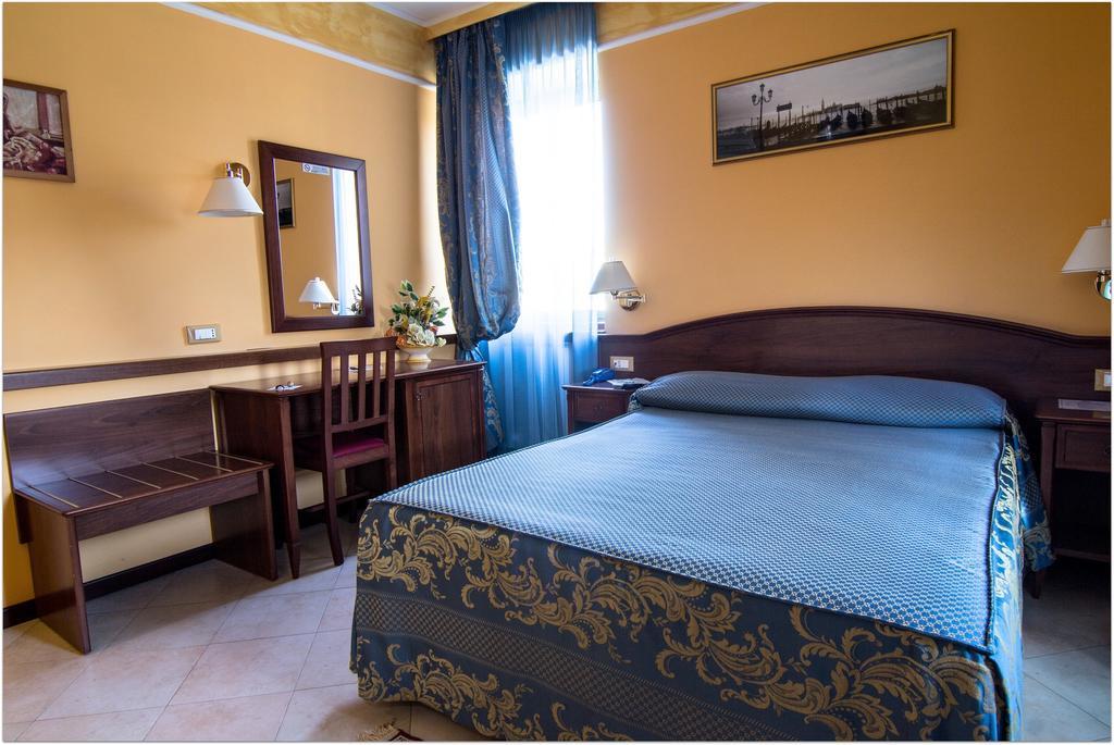 B&B Degli Amici Ciampino Ruang foto